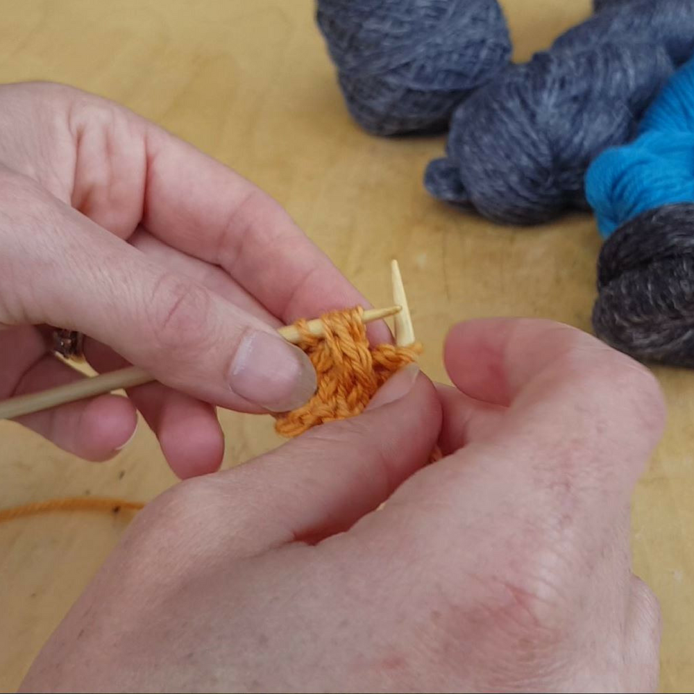 Learn to Knit: Left Cross Cable without a Cable Needle | Stolen Stitches
