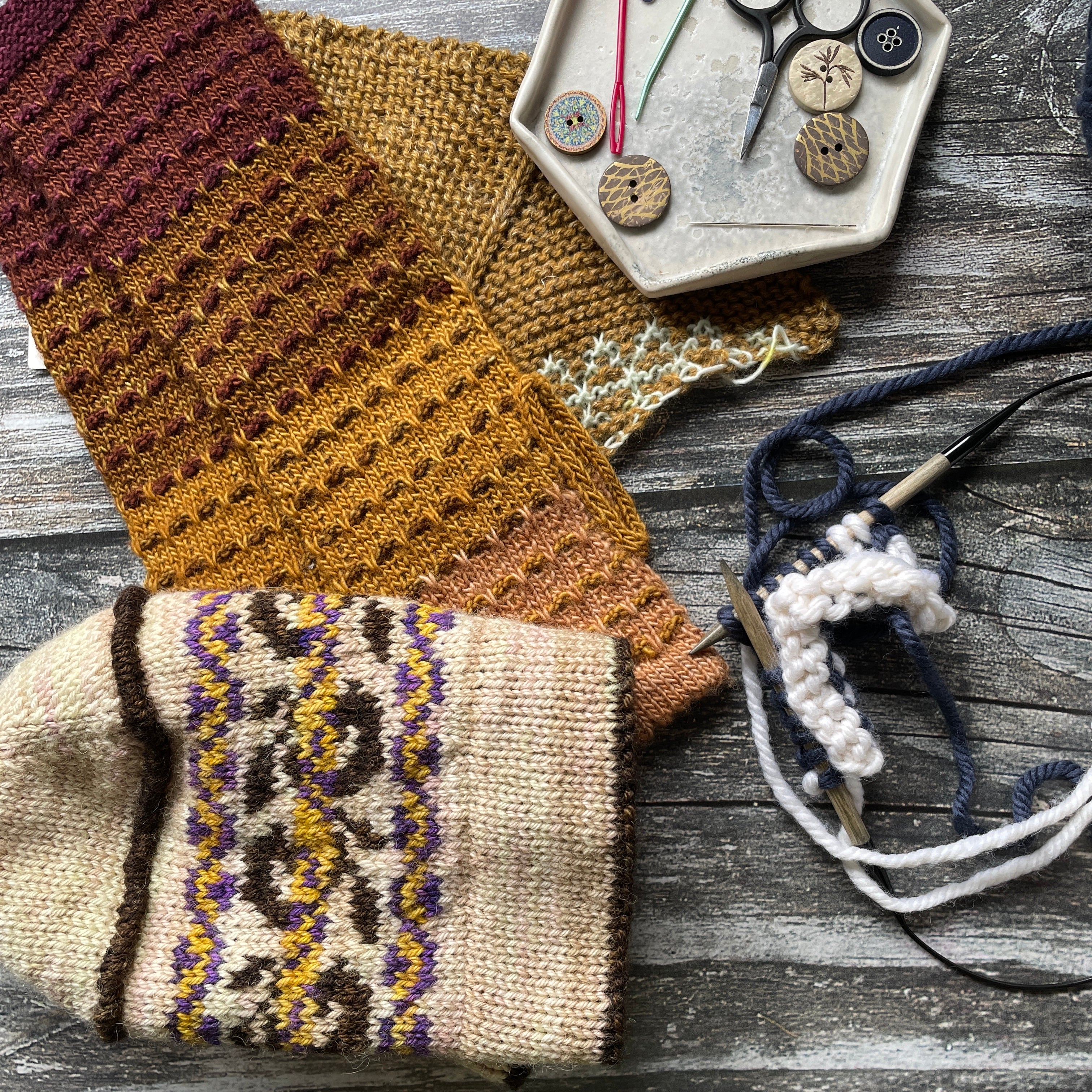 Learn to Knit: How to Trap Your Floats in Colourwork Knitting | Stolen Stitches Tutorial