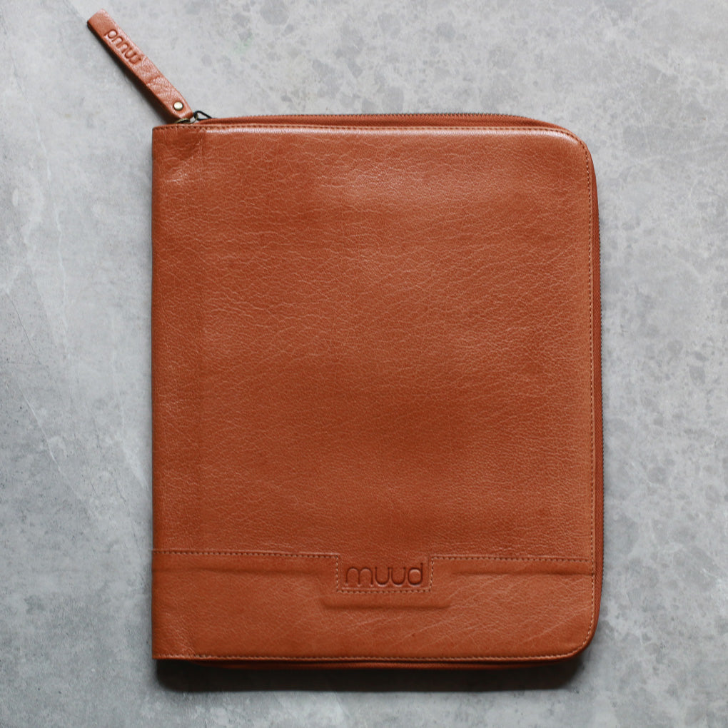 Goteborg  Large Leather Needle Case - Stolen Stitches