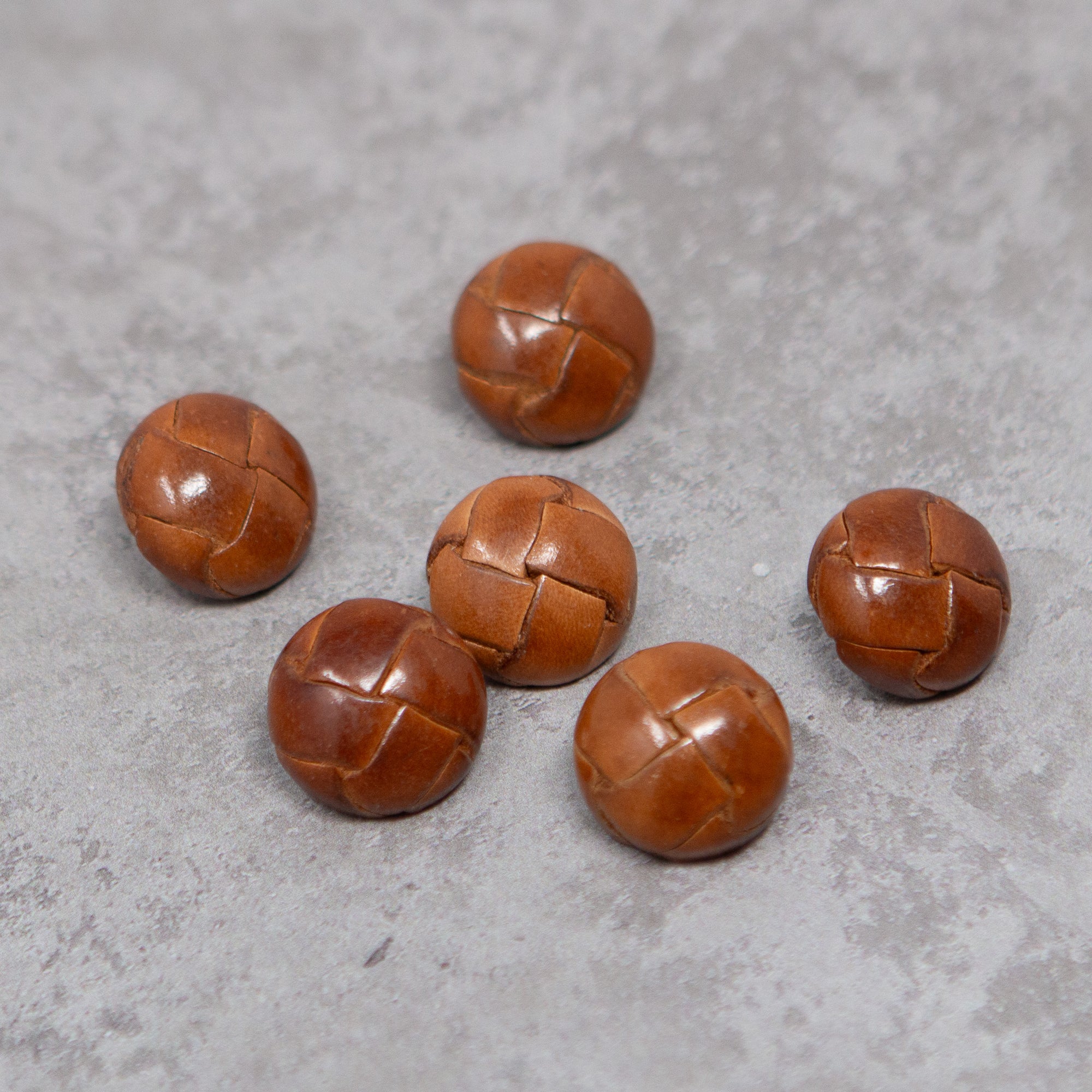 22 mm Leather Shank Button