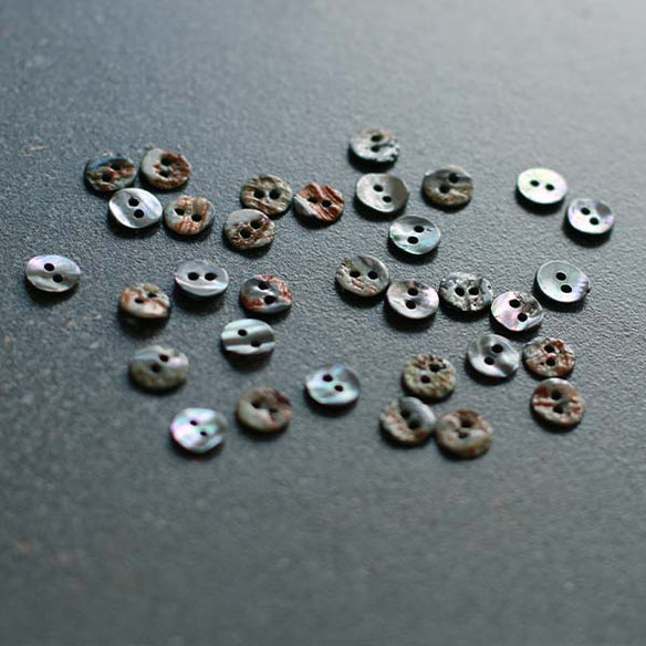 7mm Mother of Pearl Button | Dark