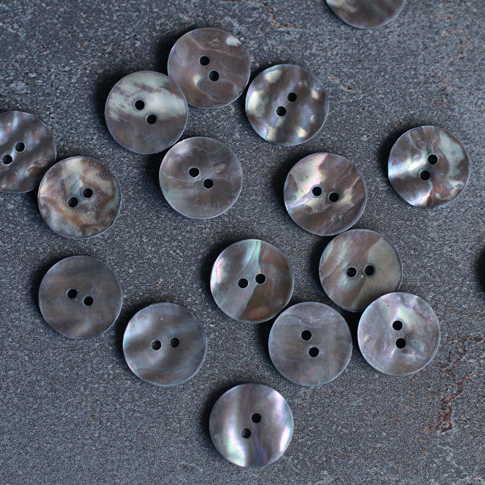 22mm Mother of Pearl Button - Dark
